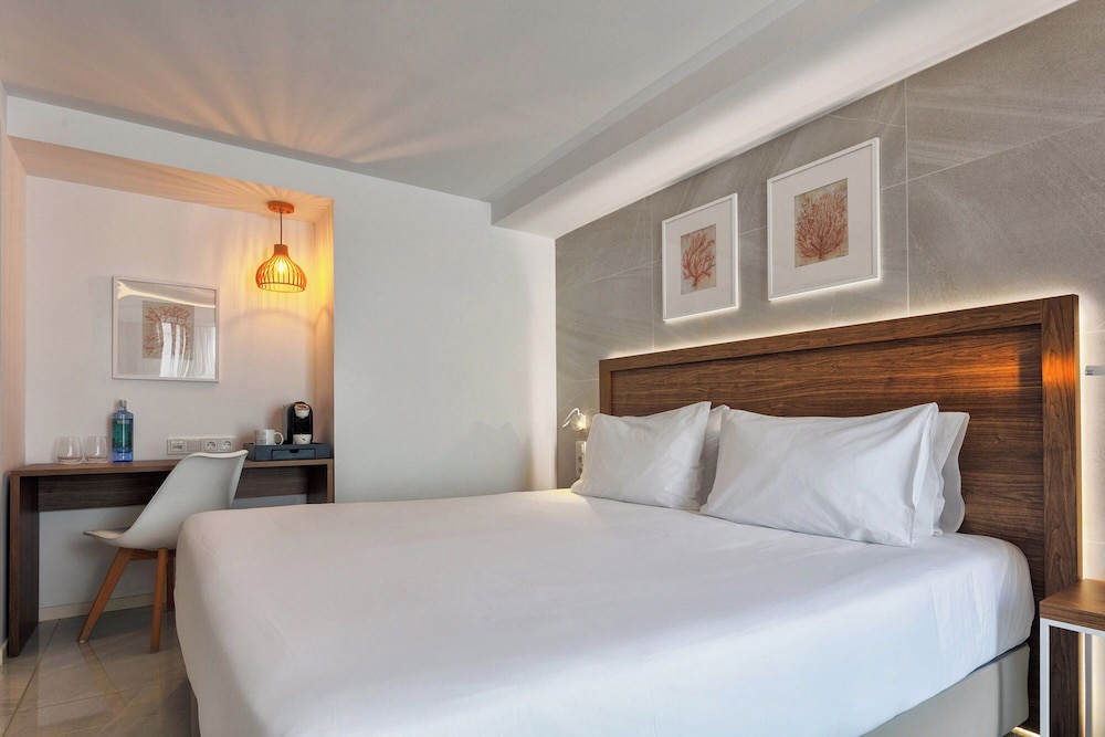 Eurostars Puerto de Ibiza — Hotel rooms in Ibiza Town, Balearic Islands