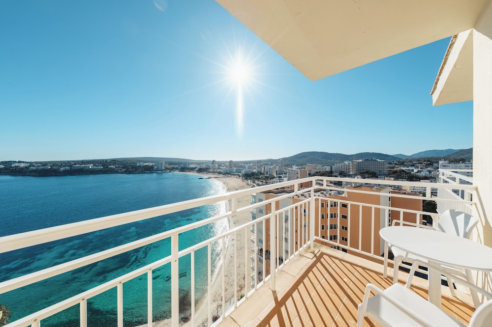 Bahia Principe Escape Coral Playa – Adults Only 16+ — Hotel rooms in Magaluf, Balearic Islands