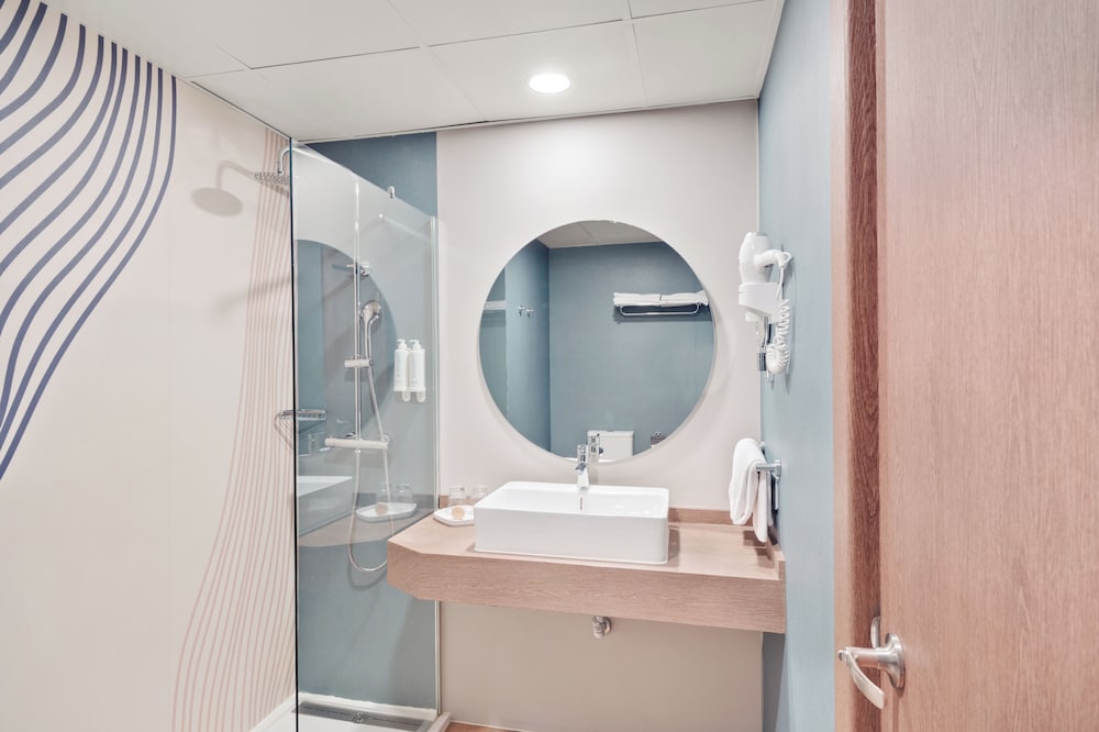 Bahia Principe Escape Coral Playa – Adults Only 16+ — Hotel rooms in Magaluf, Balearic Islands