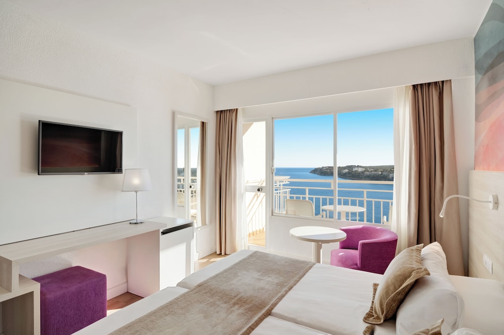 Bahia Principe Escape Coral Playa – Adults Only 16+ — Hotel rooms in Magaluf, Balearic Islands