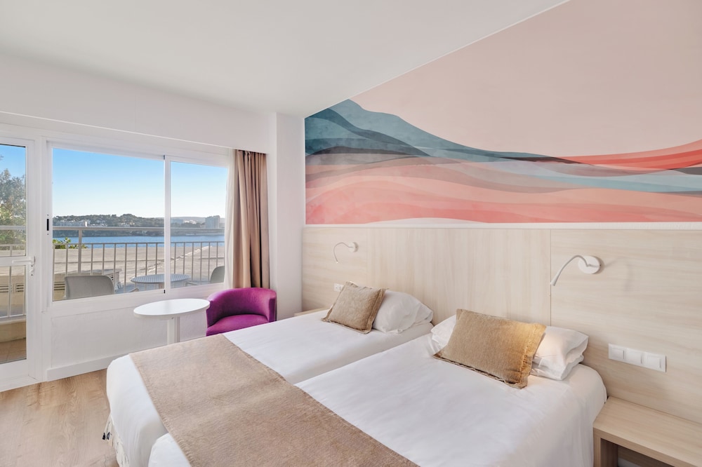 Bahia Principe Escape Coral Playa – Adults Only 16+ — Hotel rooms in Magaluf, Balearic Islands