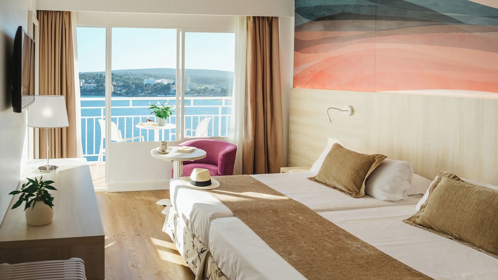 Bahia Principe Escape Coral Playa – Adults Only 16+ — Hotel rooms in Magaluf, Balearic Islands