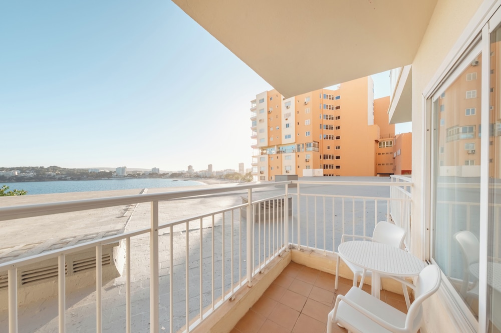 Bahia Principe Escape Coral Playa – Adults Only 16+ — Hotel rooms in Magaluf, Balearic Islands
