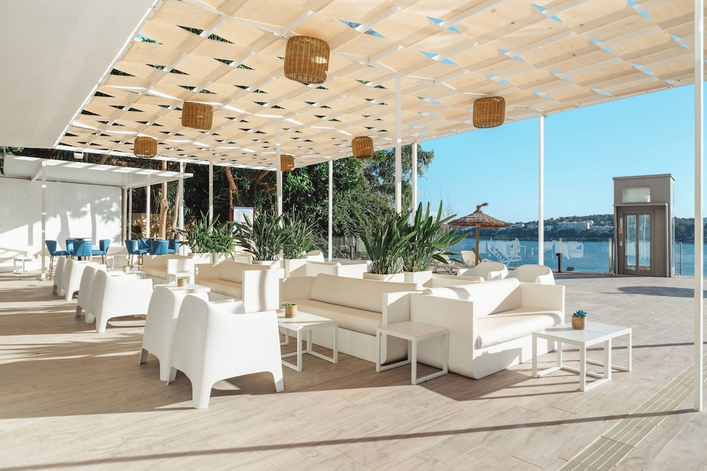 Bahia Principe Escape Coral Playa – Adults Only 16+ — Restaurant & bars in Magaluf, Balearic Islands