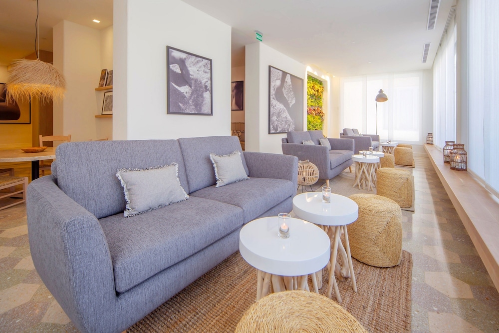 Hotel HM Alma Beach - Adults Only — Hotel rooms in Playa de Palma, Balearic Islands