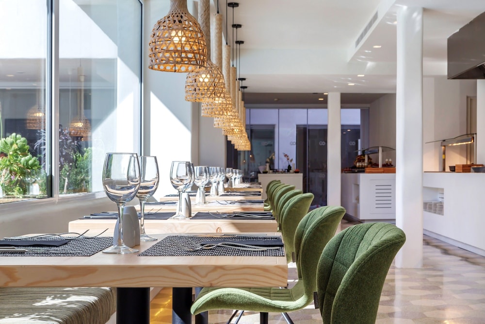 Hotel HM Alma Beach - Adults Only — Restaurant & bars in Playa de Palma, Balearic Islands
