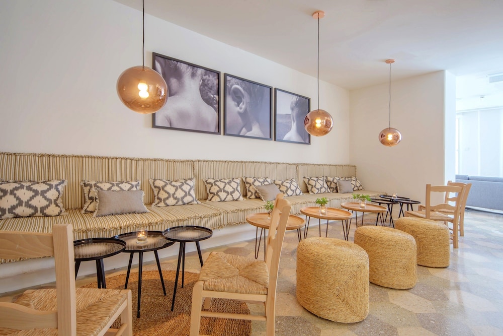 Hotel HM Alma Beach - Adults Only — Restaurant & bars in Playa de Palma, Balearic Islands