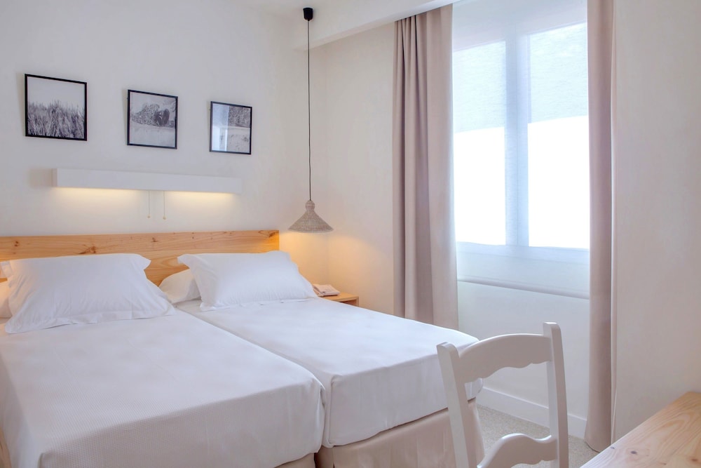 Hotel HM Alma Beach - Adults Only — Hotel rooms in Playa de Palma, Balearic Islands
