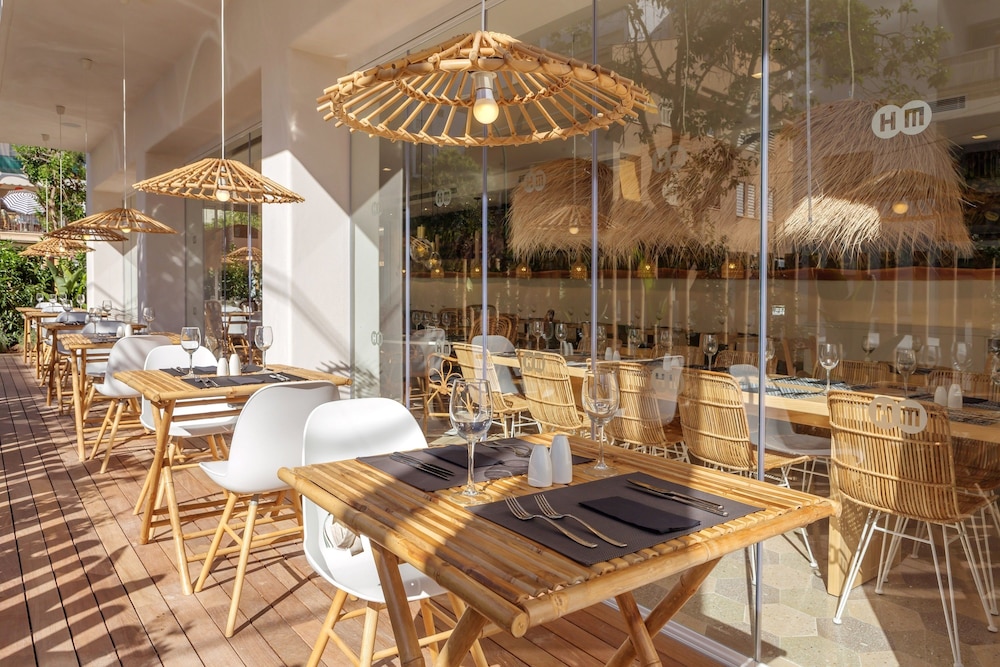 Hotel HM Alma Beach - Adults Only — Restaurant & bars in Playa de Palma, Balearic Islands