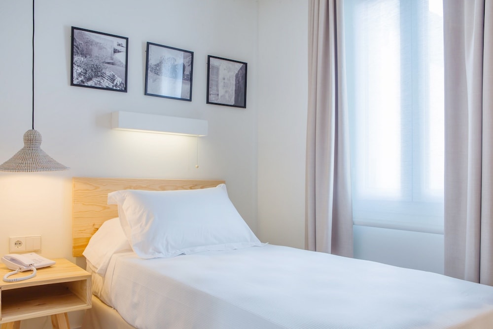 Hotel HM Alma Beach - Adults Only — Hotel rooms in Playa de Palma, Balearic Islands