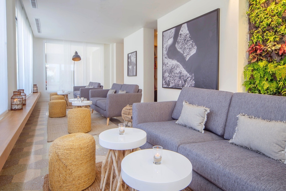 Hotel HM Alma Beach - Adults Only — Hotel rooms in Playa de Palma, Balearic Islands