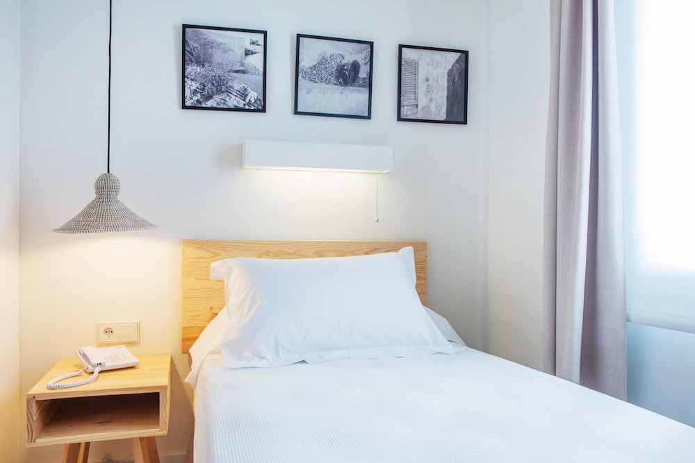 Hotel HM Alma Beach - Adults Only — Hotel rooms in Playa de Palma, Balearic Islands
