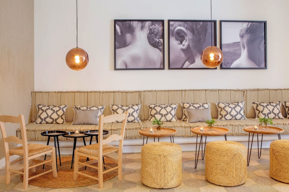 Hotel HM Alma Beach - Adults Only — Restaurant & bars in Playa de Palma, Balearic Islands