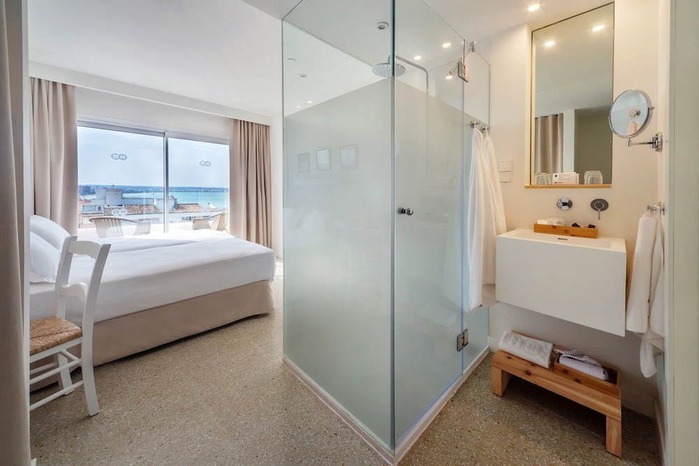 Hotel HM Alma Beach - Adults Only — Hotel rooms in Playa de Palma, Balearic Islands