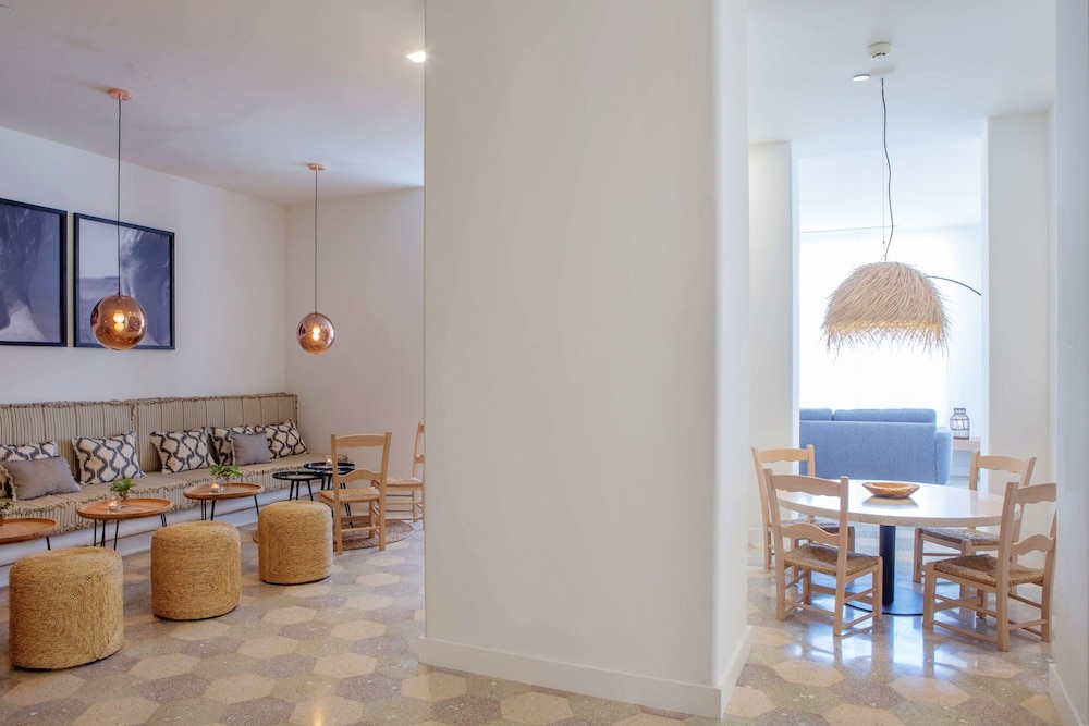 Hotel HM Alma Beach - Adults Only — Restaurant & bars in Playa de Palma, Balearic Islands