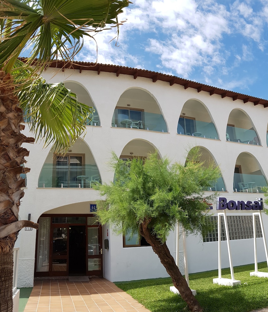 Hotel Stil Bonsai — Hotel building in Can Picafort, Balearic Islands