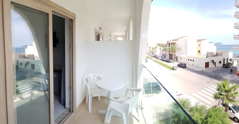 Hotel Stil Bonsai — Hotel rooms in Can Picafort, Balearic Islands