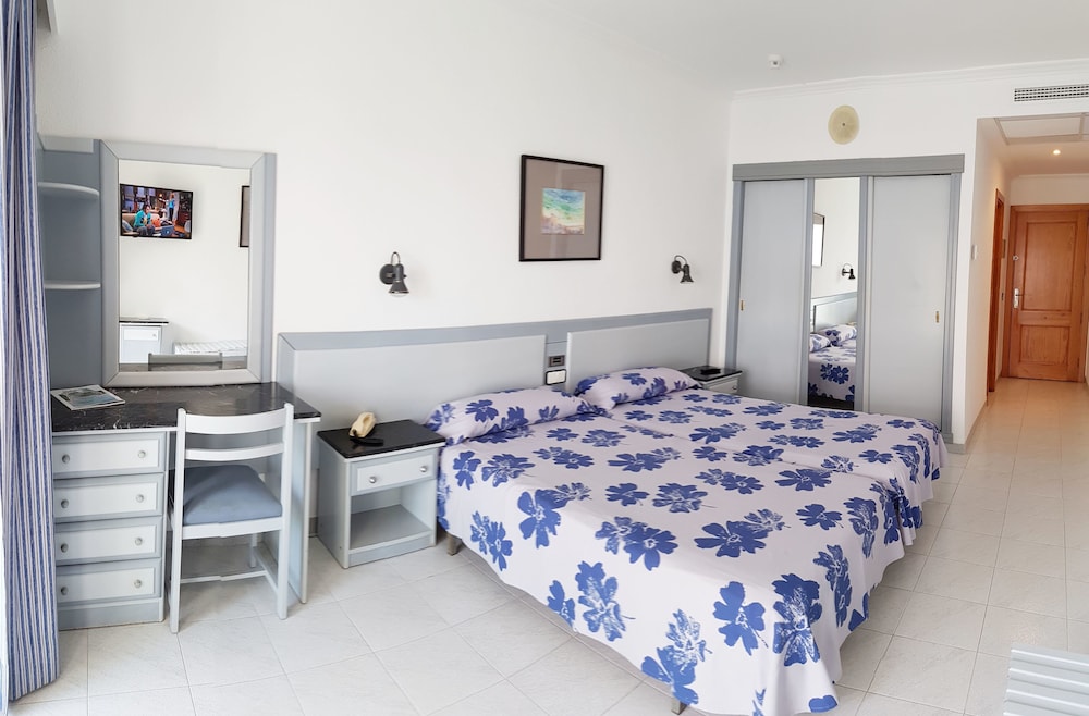 Hotel Stil Bonsai — Hotel rooms in Can Picafort, Balearic Islands