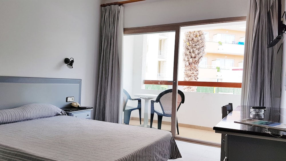 Hotel Stil Bonsai — Hotel rooms in Can Picafort, Balearic Islands