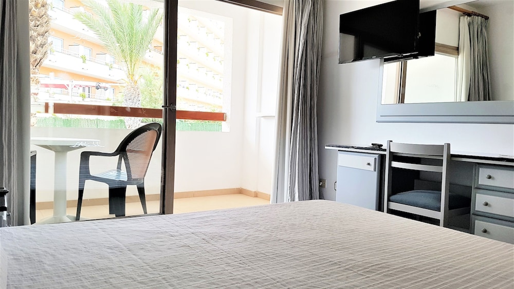 Hotel Stil Bonsai — Hotel rooms in Can Picafort, Balearic Islands