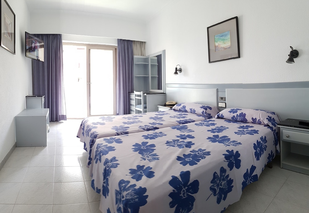 Hotel Stil Bonsai — Hotel rooms in Can Picafort, Balearic Islands
