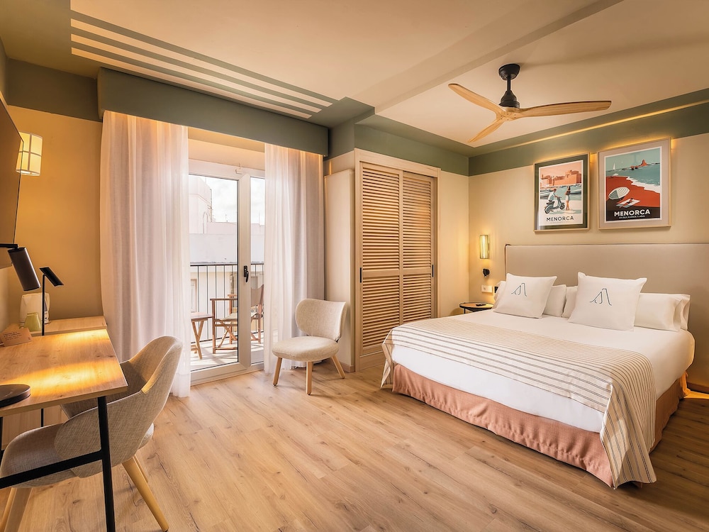 ARTIEM Capri Hotel — Hotel rooms in Mahon, Balearic Islands