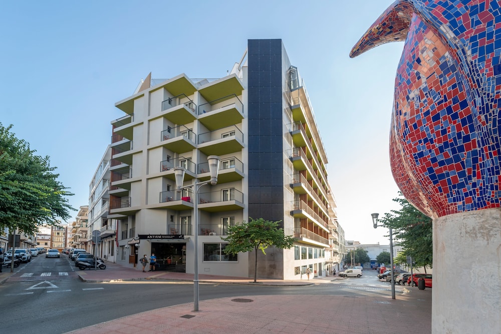 ARTIEM Capri Hotel — Hotel building in Mahon, Balearic Islands