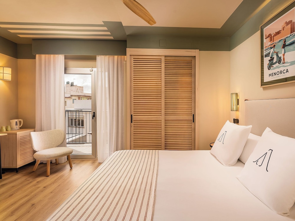 ARTIEM Capri Hotel — Hotel rooms in Mahon, Balearic Islands