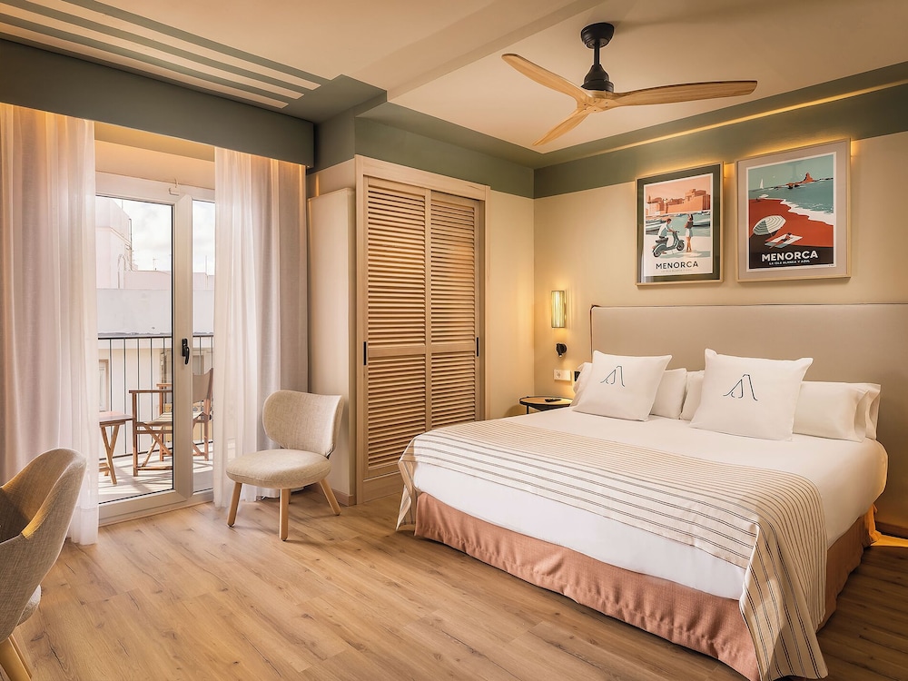 ARTIEM Capri Hotel — Hotel rooms in Mahon, Balearic Islands
