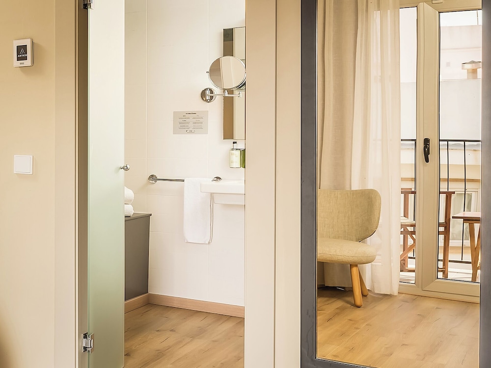 ARTIEM Capri Hotel — Hotel rooms in Mahon, Balearic Islands