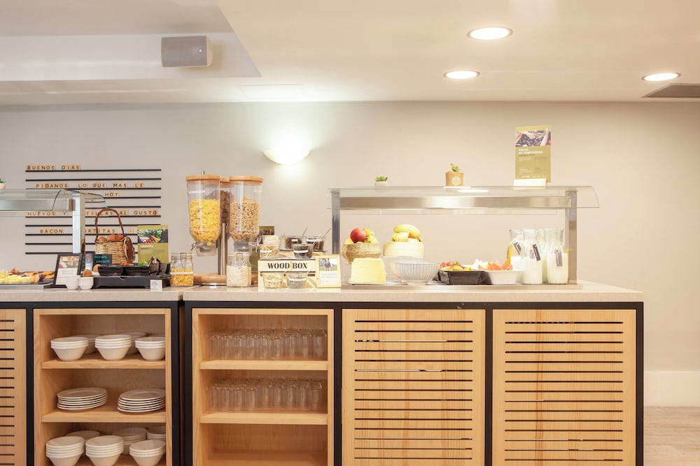 ARTIEM Capri Hotel — Restaurant & bars in Mahon, Balearic Islands