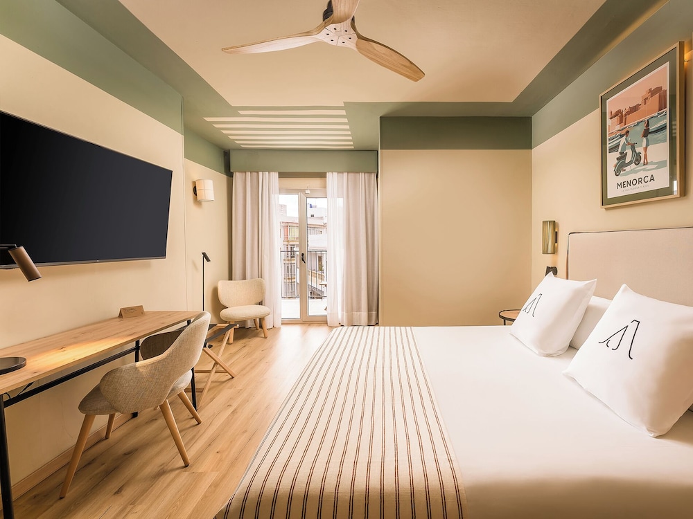 ARTIEM Capri Hotel — Hotel rooms in Mahon, Balearic Islands