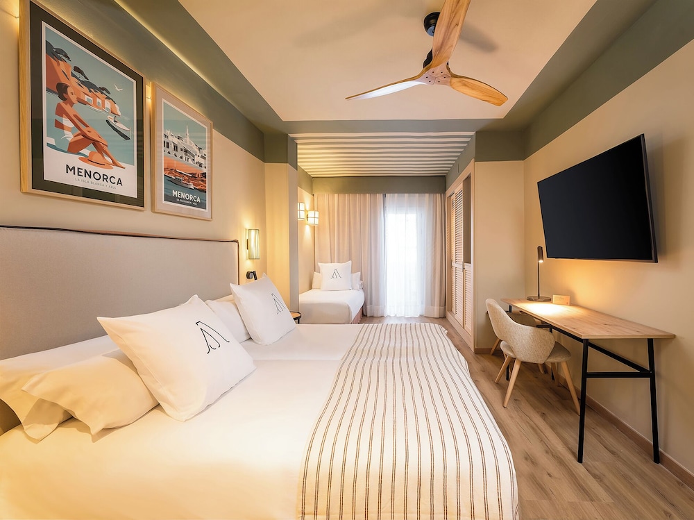 ARTIEM Capri Hotel — Hotel rooms in Mahon, Balearic Islands
