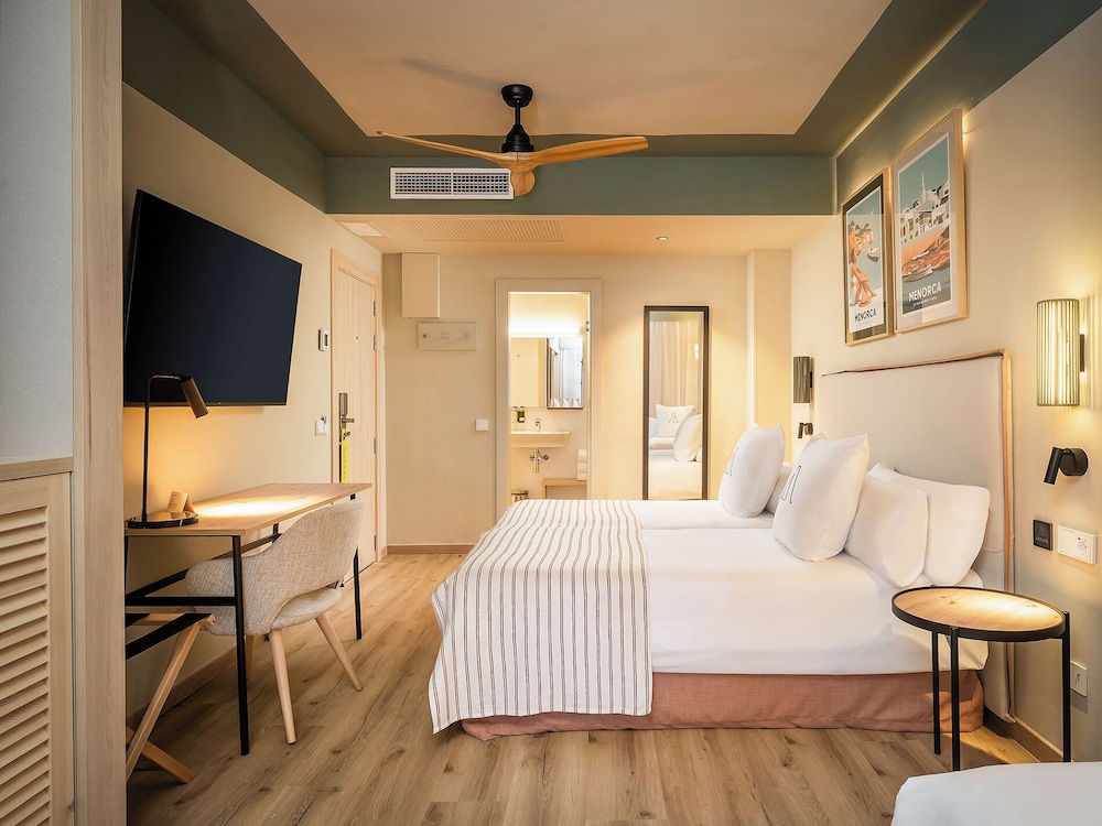 ARTIEM Capri Hotel — Hotel rooms in Mahon, Balearic Islands