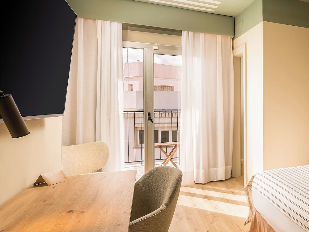 ARTIEM Capri Hotel — Hotel rooms in Mahon, Balearic Islands
