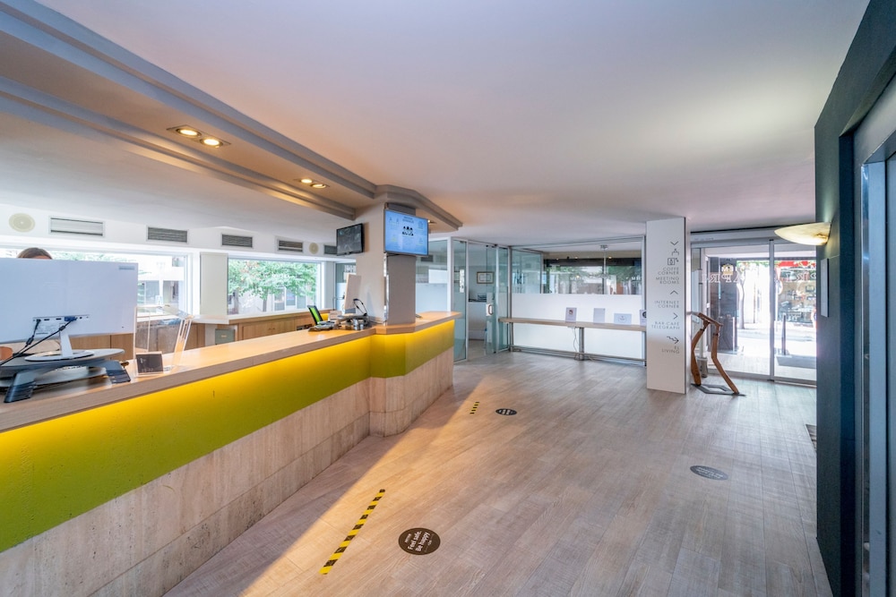 ARTIEM Capri Hotel — Hotel building in Mahon, Balearic Islands