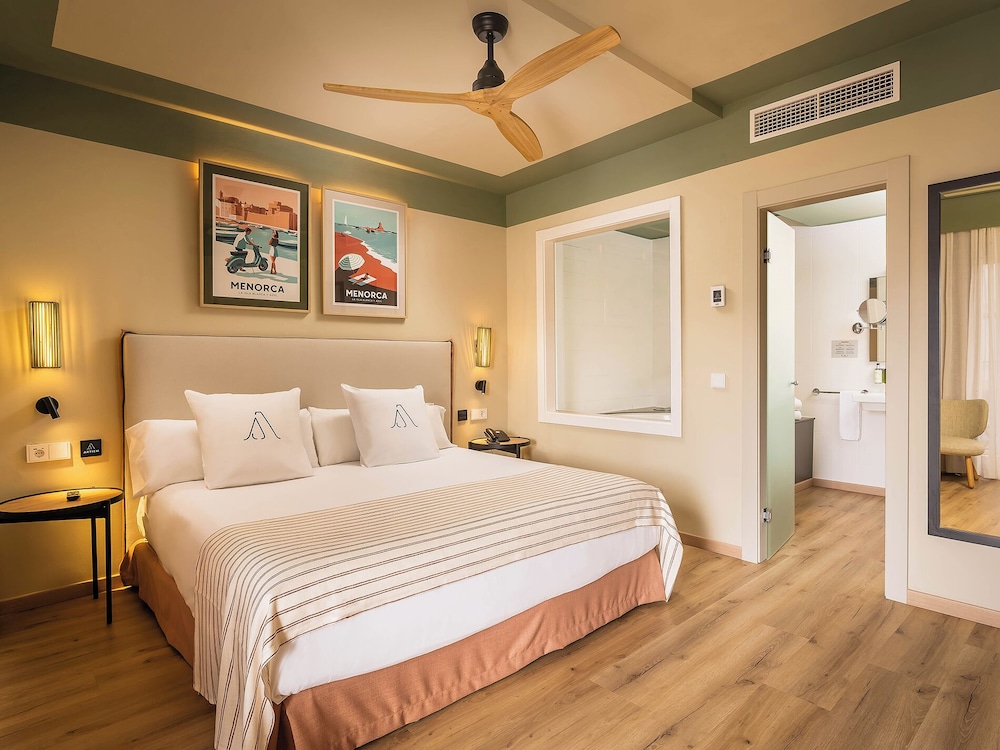 ARTIEM Capri Hotel — Hotel rooms in Mahon, Balearic Islands