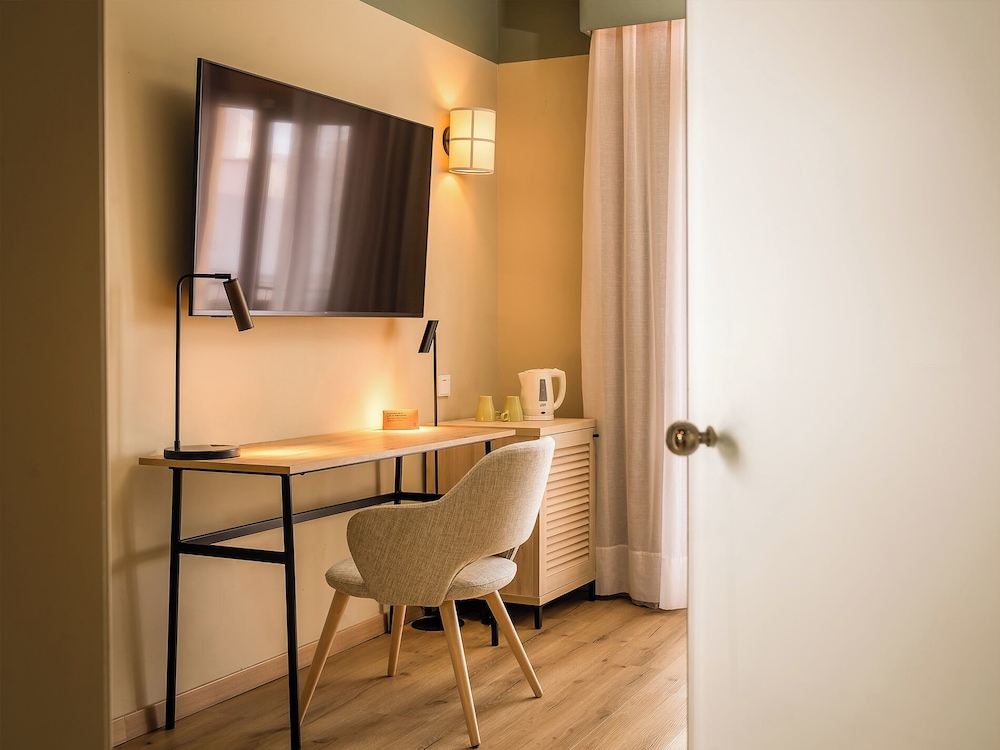 ARTIEM Capri Hotel — Hotel rooms in Mahon, Balearic Islands