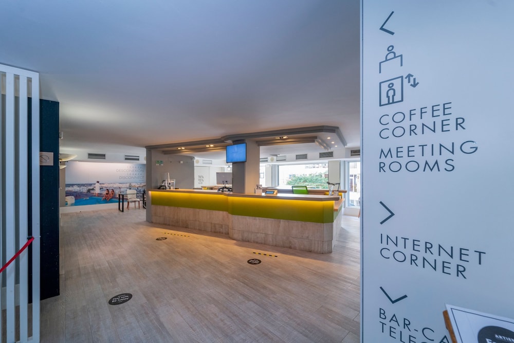 ARTIEM Capri Hotel — Restaurant & bars in Mahon, Balearic Islands