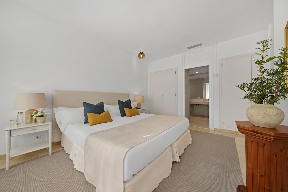 La Moraleja The Quiet Hotel- Adults Only — Hotel rooms in Puerto Pollensa, Balearic Islands