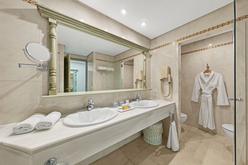 La Moraleja The Quiet Hotel- Adults Only — Hotel rooms in Puerto Pollensa, Balearic Islands