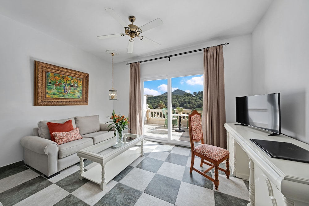 La Moraleja The Quiet Hotel- Adults Only — Hotel rooms in Puerto Pollensa, Balearic Islands