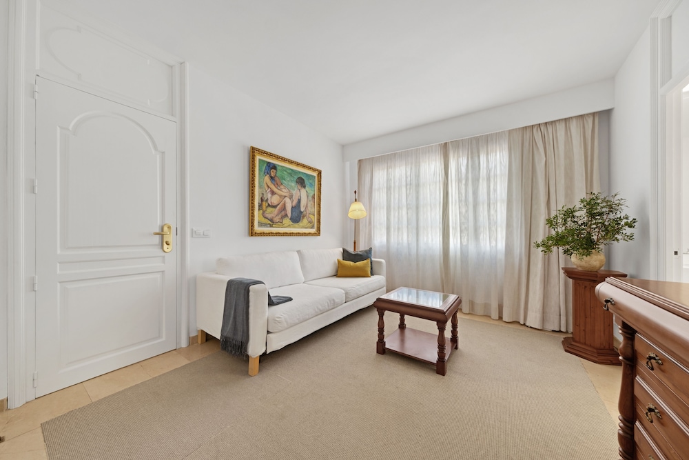 La Moraleja The Quiet Hotel- Adults Only — Hotel rooms in Puerto Pollensa, Balearic Islands