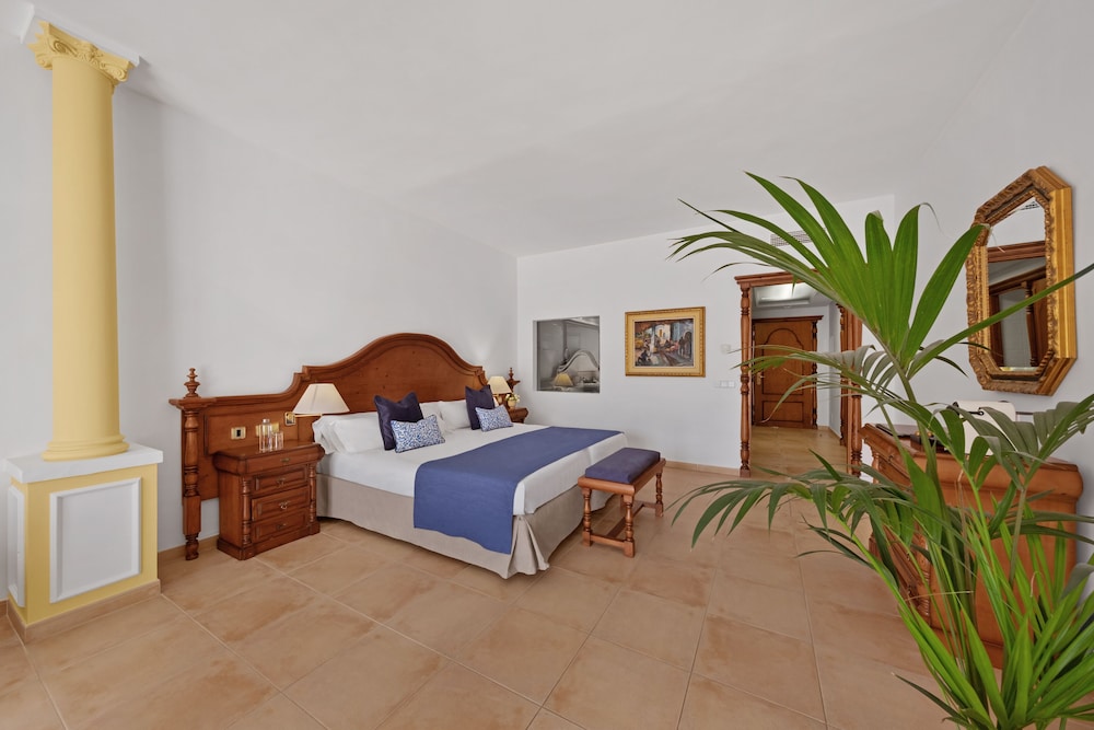 La Moraleja The Quiet Hotel- Adults Only — Hotel rooms in Puerto Pollensa, Balearic Islands