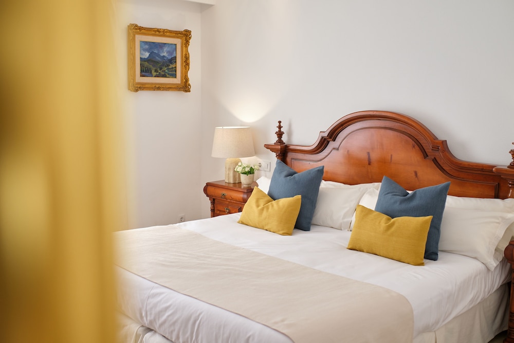 La Moraleja The Quiet Hotel- Adults Only — Hotel rooms in Puerto Pollensa, Balearic Islands