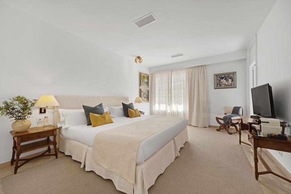 La Moraleja The Quiet Hotel- Adults Only — Hotel rooms in Puerto Pollensa, Balearic Islands