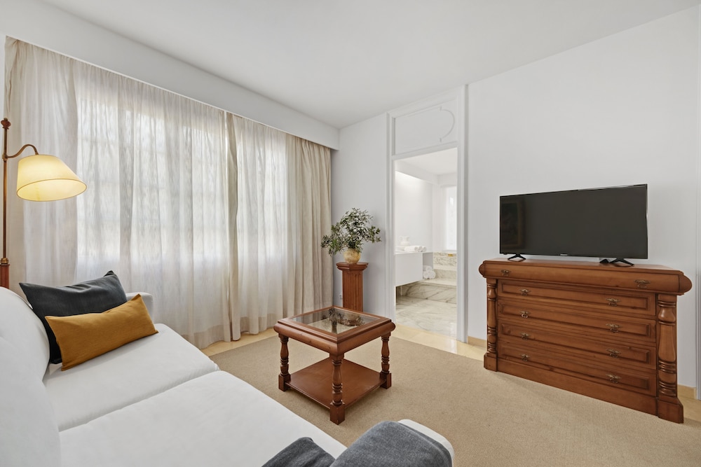 La Moraleja The Quiet Hotel- Adults Only — Hotel rooms in Puerto Pollensa, Balearic Islands