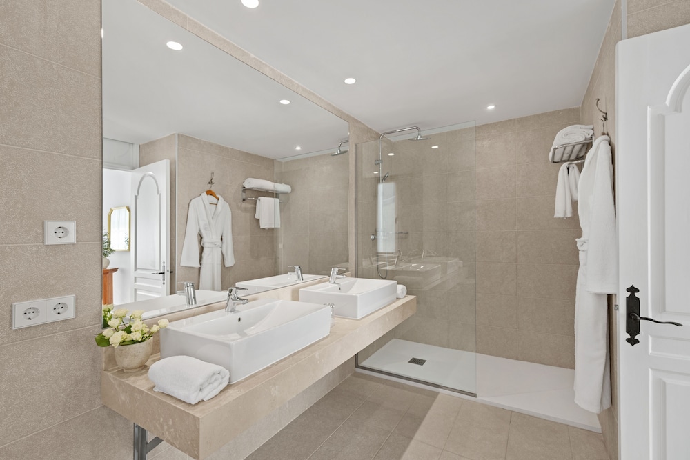 La Moraleja The Quiet Hotel- Adults Only — Hotel rooms in Puerto Pollensa, Balearic Islands