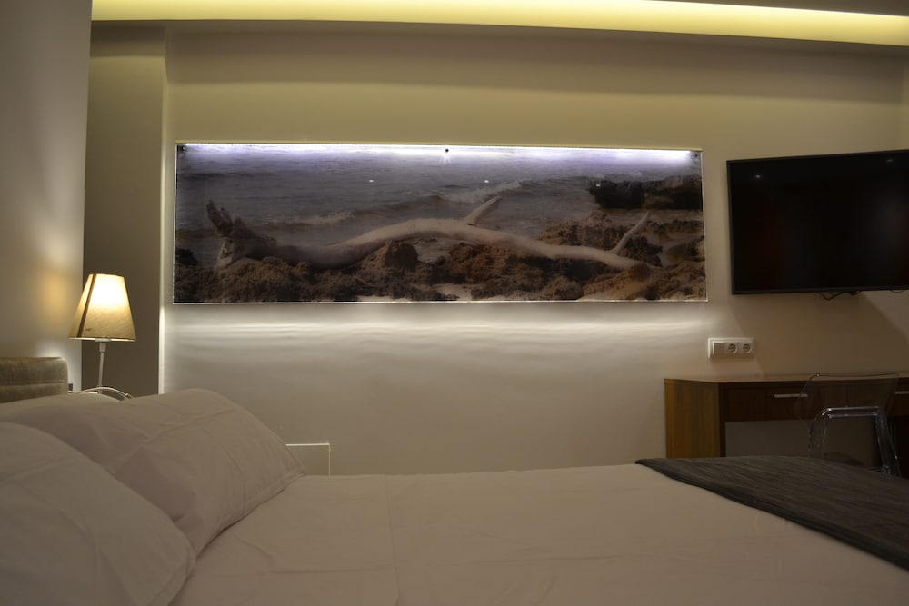Hotel Marfil — Hotel rooms in San Antonio, Balearic Islands