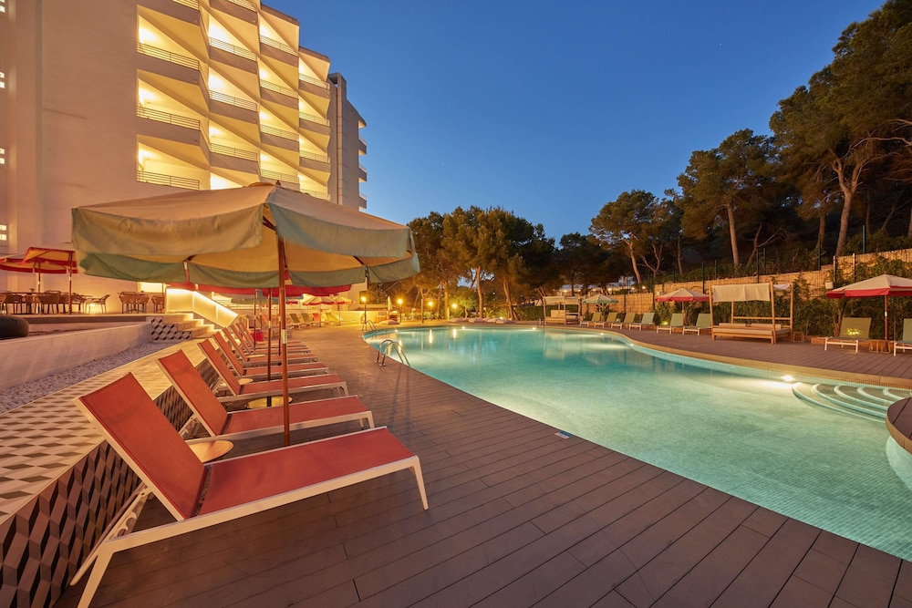 Alua Calvia - Hyatt Inclusive Collection — Swimming pool in Magaluf, Balearic Islands